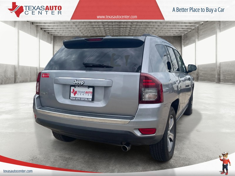 Jeep Compass Vehicle Full-screen Gallery Image 6