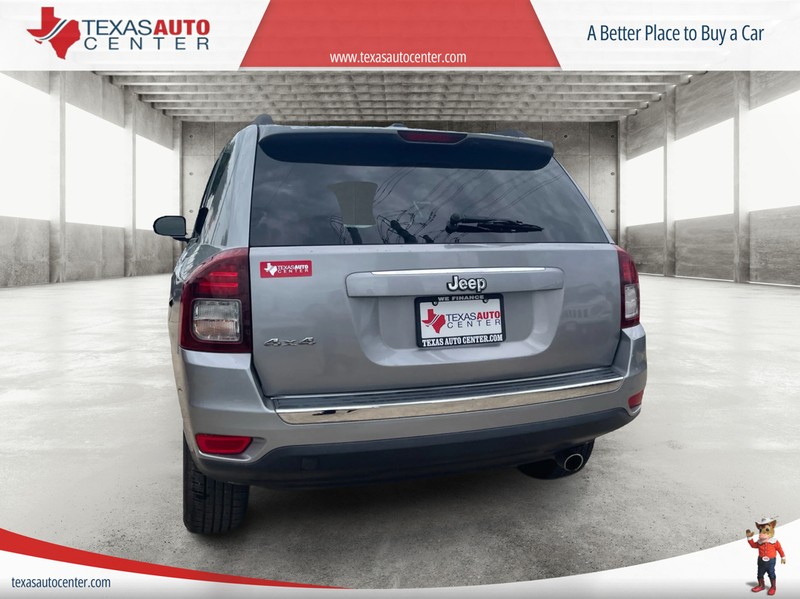 Jeep Compass Vehicle Full-screen Gallery Image 7