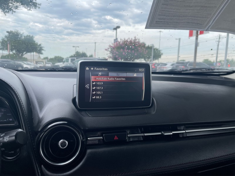 Mazda CX-3 Vehicle Full-screen Gallery Image 11