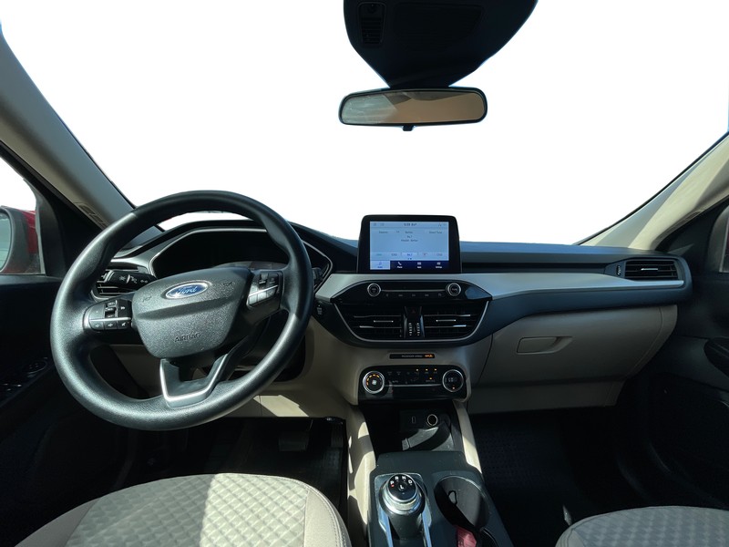 Ford Escape Vehicle Full-screen Gallery Image 14