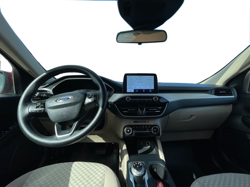 Ford Escape Vehicle Full-screen Gallery Image 15