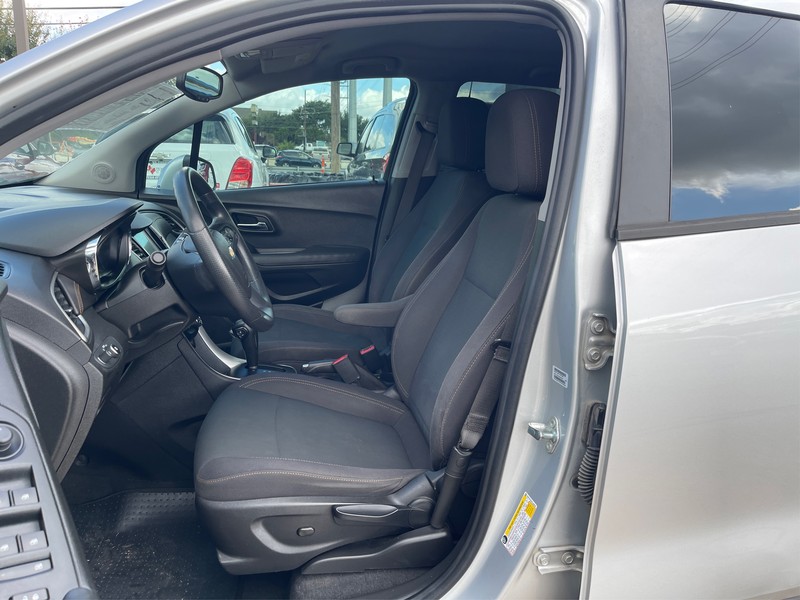 Chevrolet Trax Vehicle Full-screen Gallery Image 8