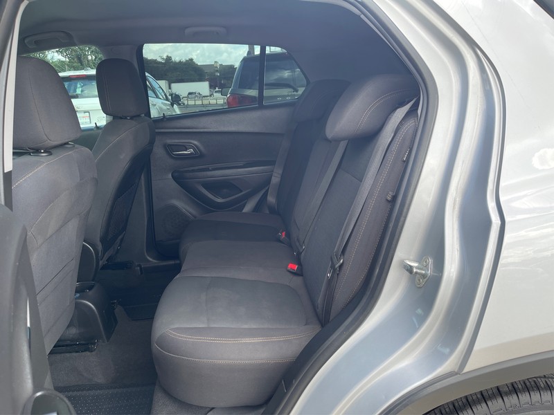 Chevrolet Trax Vehicle Full-screen Gallery Image 9