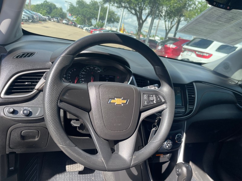 Chevrolet Trax Vehicle Full-screen Gallery Image 13