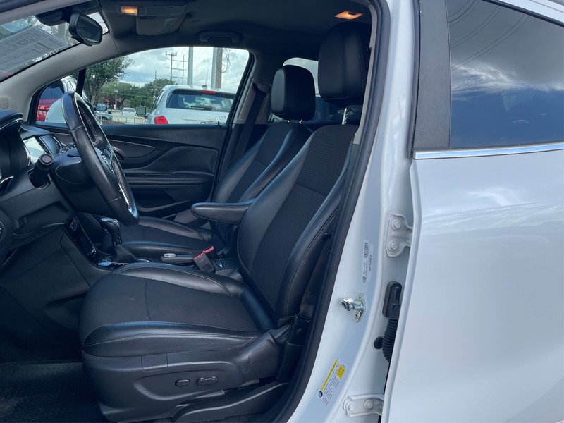 Buick Encore Vehicle Full-screen Gallery Image 8