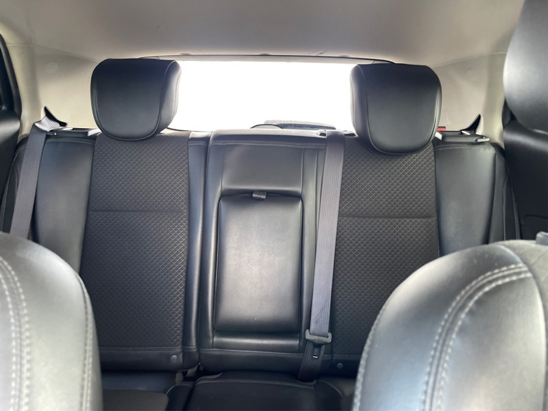 Buick Encore Vehicle Full-screen Gallery Image 12