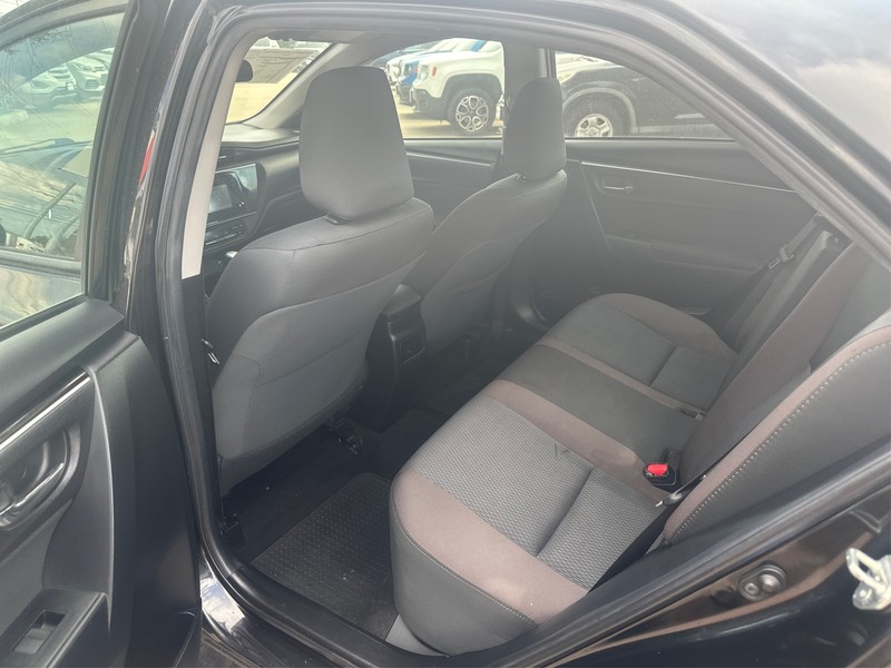 Toyota Corolla Vehicle Full-screen Gallery Image 10