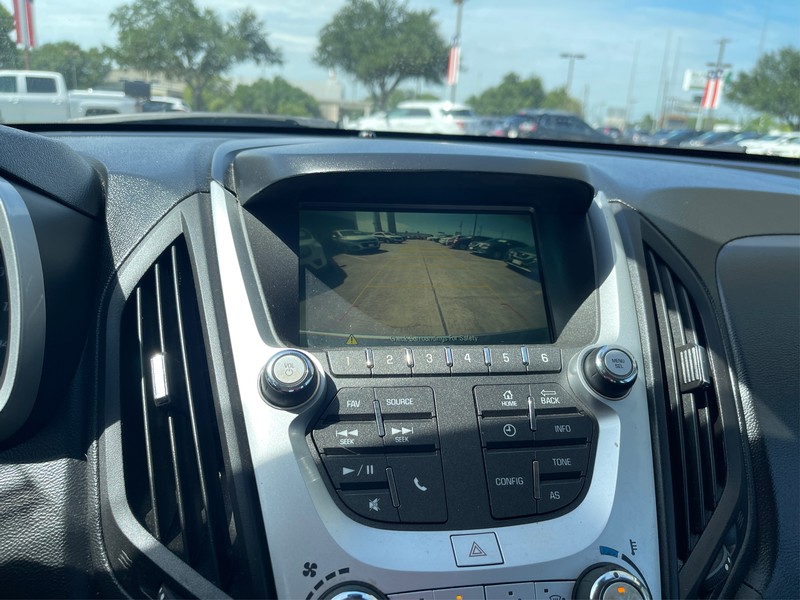 Chevrolet Equinox Vehicle Full-screen Gallery Image 16