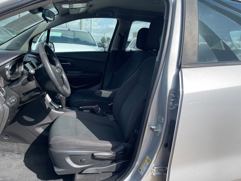 Chevrolet Trax Vehicle Full-screen Gallery Image 8