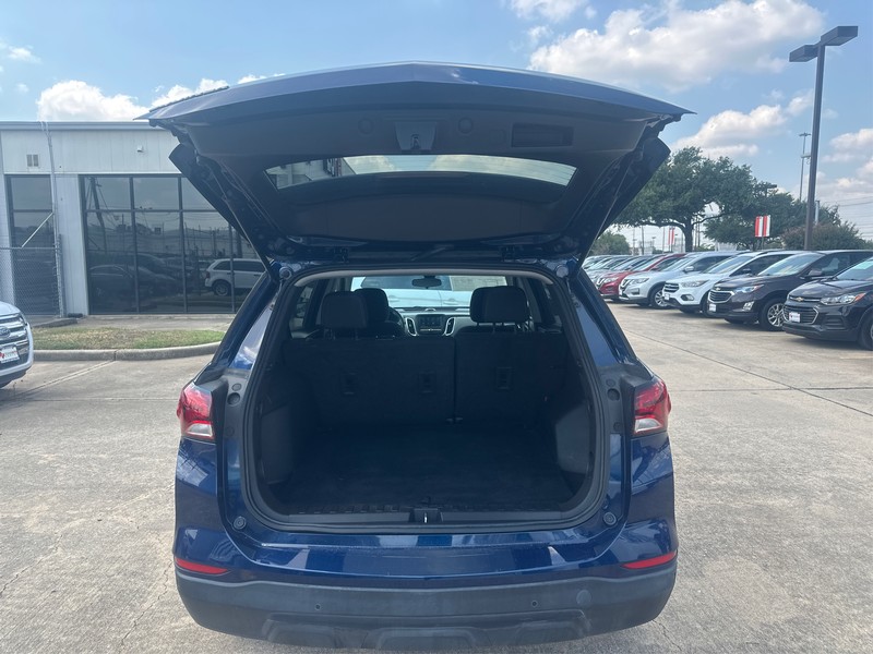 Chevrolet Equinox Vehicle Full-screen Gallery Image 11