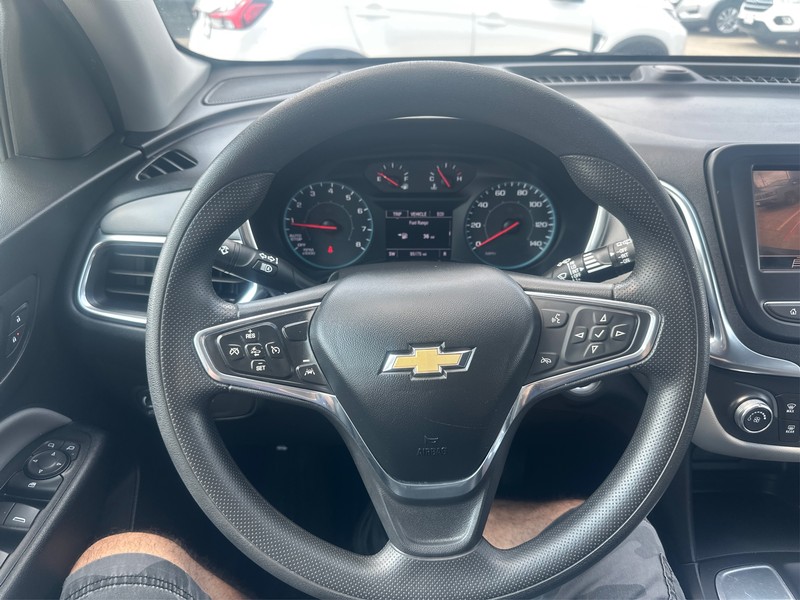 Chevrolet Equinox Vehicle Full-screen Gallery Image 14