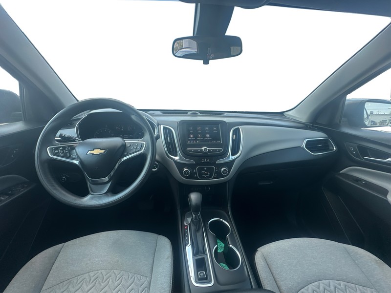 Chevrolet Equinox Vehicle Full-screen Gallery Image 16