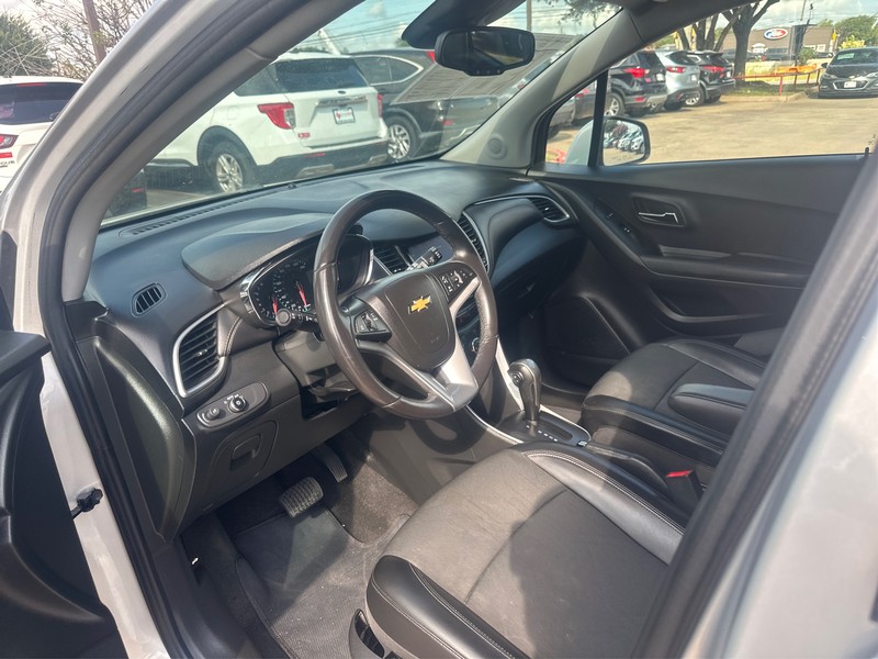 Chevrolet Trax Vehicle Full-screen Gallery Image 9