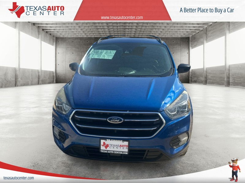 Ford Escape Vehicle Full-screen Gallery Image 3