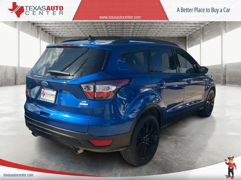 Ford Escape Vehicle Full-screen Gallery Image 6