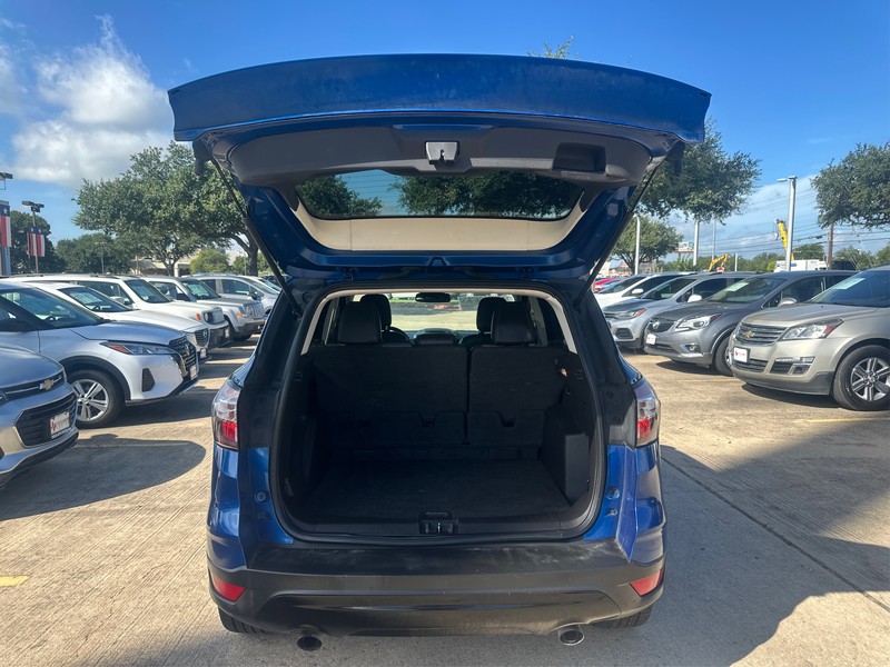 Ford Escape Vehicle Full-screen Gallery Image 10