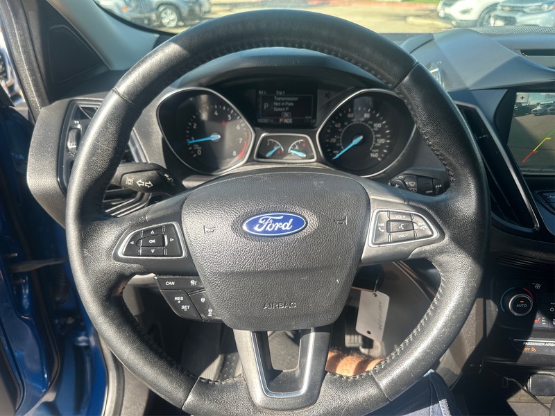 Ford Escape Vehicle Full-screen Gallery Image 13