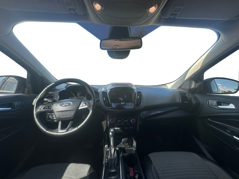 Ford Escape Vehicle Full-screen Gallery Image 14