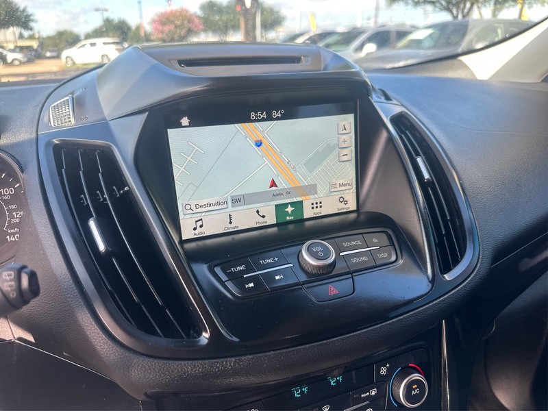 Ford Escape Vehicle Full-screen Gallery Image 16