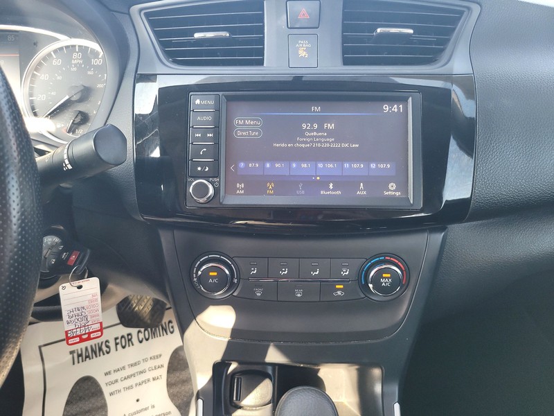 Nissan Sentra Vehicle Full-screen Gallery Image 11