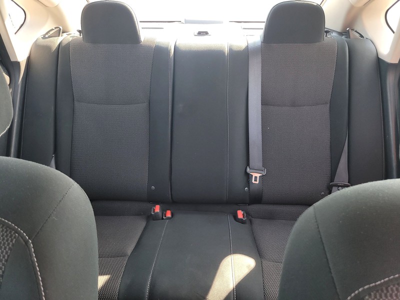 Nissan Sentra Vehicle Full-screen Gallery Image 12