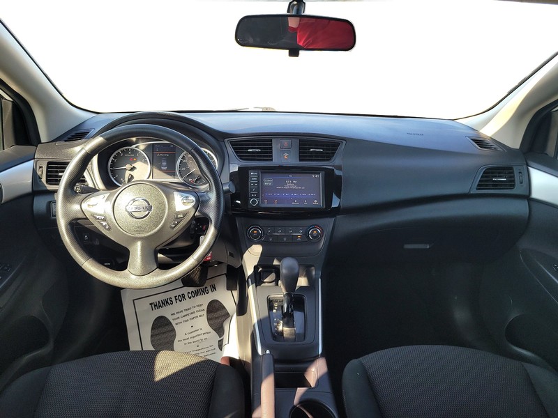 Nissan Sentra Vehicle Full-screen Gallery Image 15