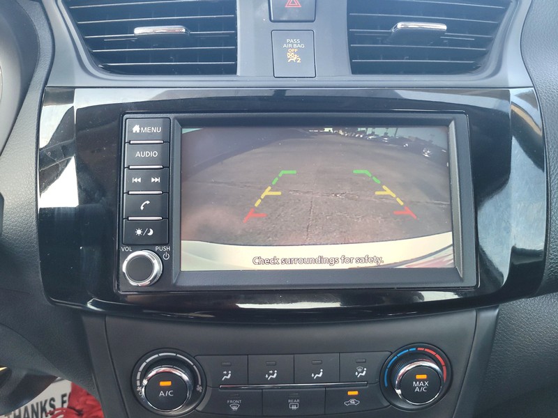 Nissan Sentra Vehicle Full-screen Gallery Image 16