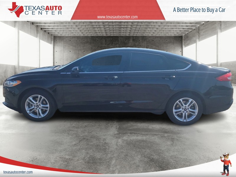 Ford Fusion Vehicle Full-screen Gallery Image 5