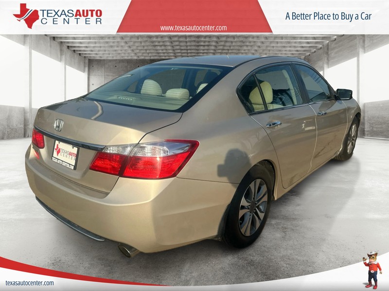 Honda Accord Vehicle Full-screen Gallery Image 7