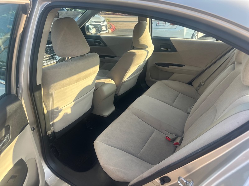 Honda Accord Vehicle Full-screen Gallery Image 10