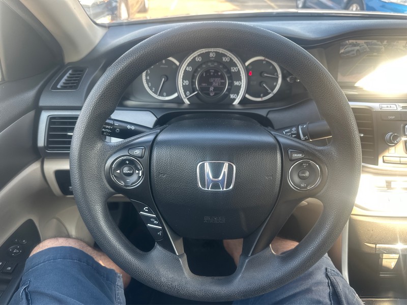 Honda Accord Vehicle Full-screen Gallery Image 14