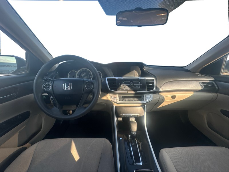 Honda Accord Vehicle Full-screen Gallery Image 16