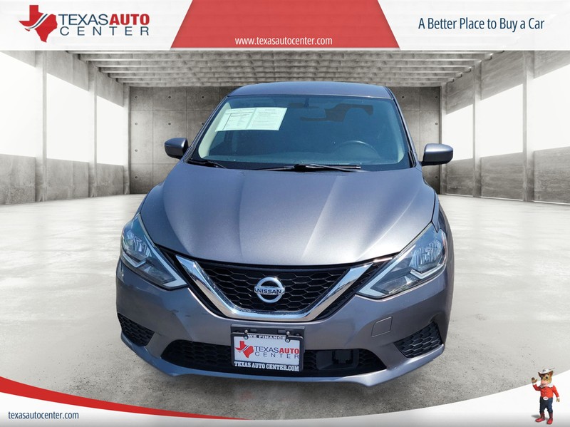Nissan Sentra Vehicle Full-screen Gallery Image 3
