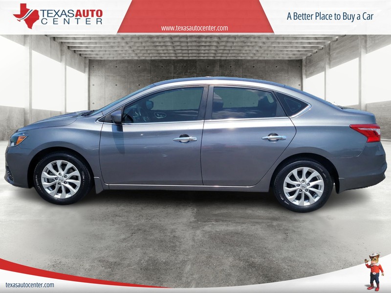 Nissan Sentra Vehicle Full-screen Gallery Image 5