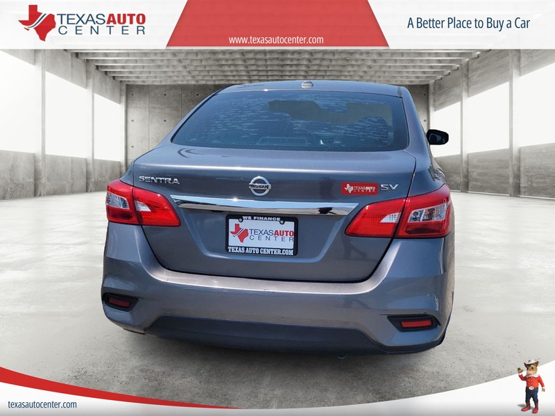 Nissan Sentra Vehicle Full-screen Gallery Image 6