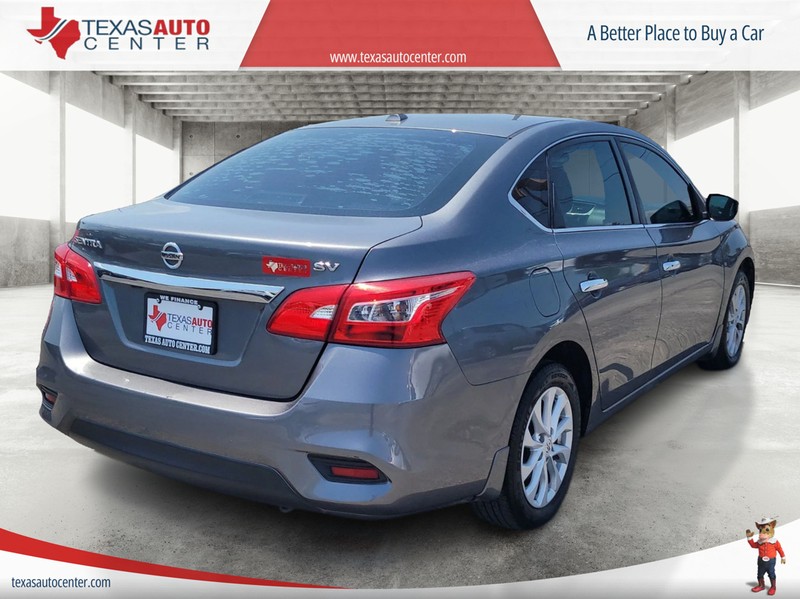 Nissan Sentra Vehicle Full-screen Gallery Image 7