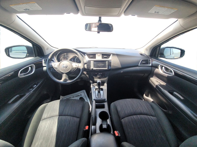 Nissan Sentra Vehicle Full-screen Gallery Image 14