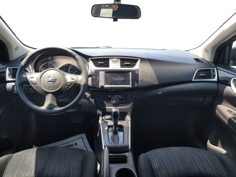 Nissan Sentra Vehicle Full-screen Gallery Image 15