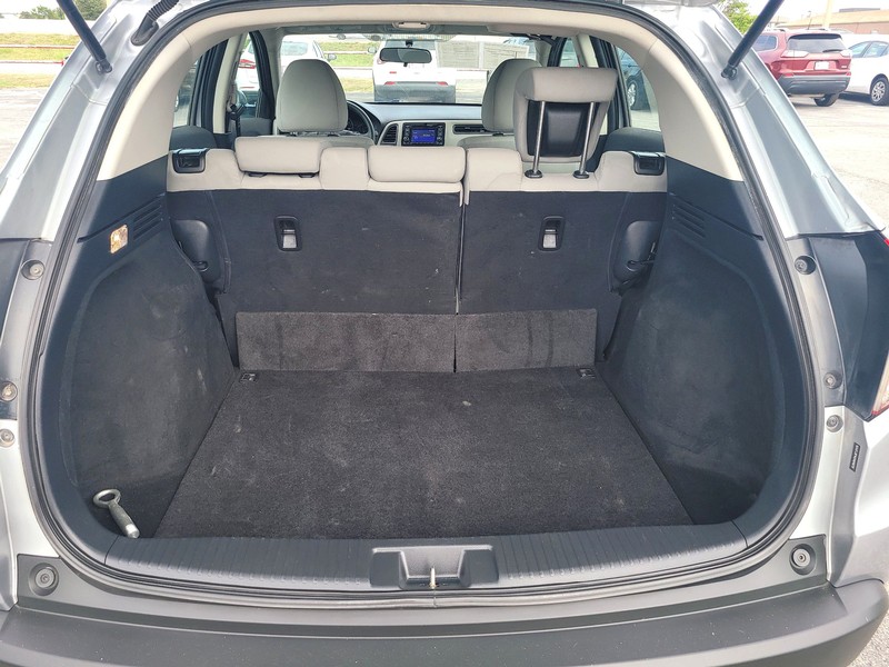 Honda HR-V Vehicle Full-screen Gallery Image 11