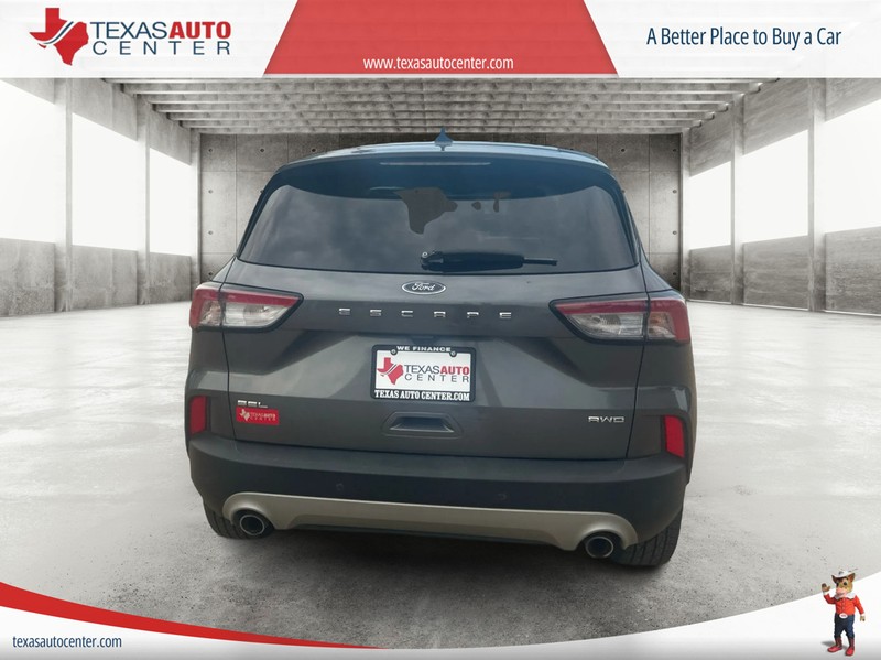 Ford Escape Vehicle Full-screen Gallery Image 6