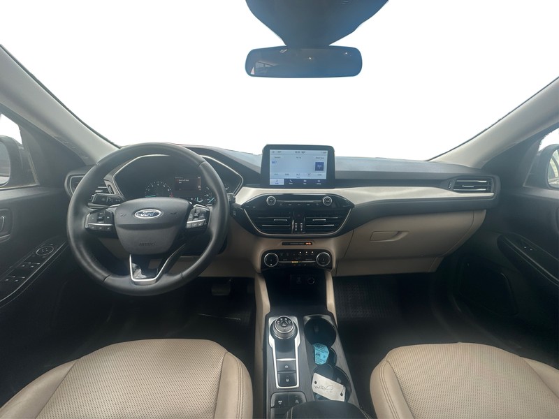 Ford Escape Vehicle Full-screen Gallery Image 16
