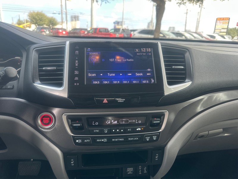 Honda Pilot Vehicle Full-screen Gallery Image 12