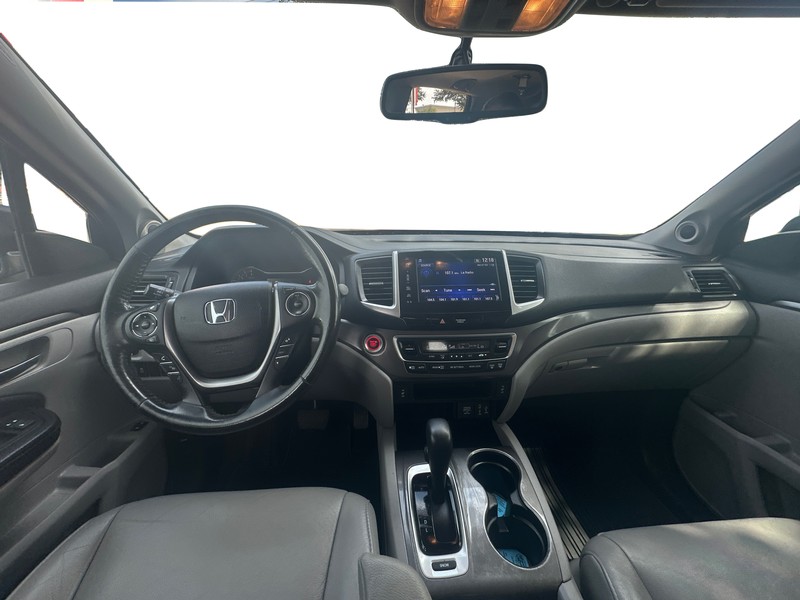 Honda Pilot Vehicle Full-screen Gallery Image 15