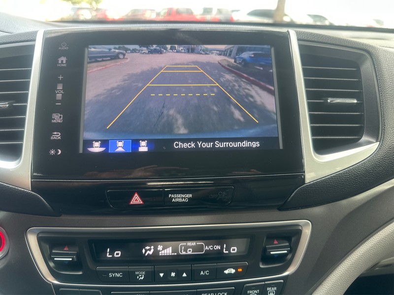 Honda Pilot Vehicle Full-screen Gallery Image 17