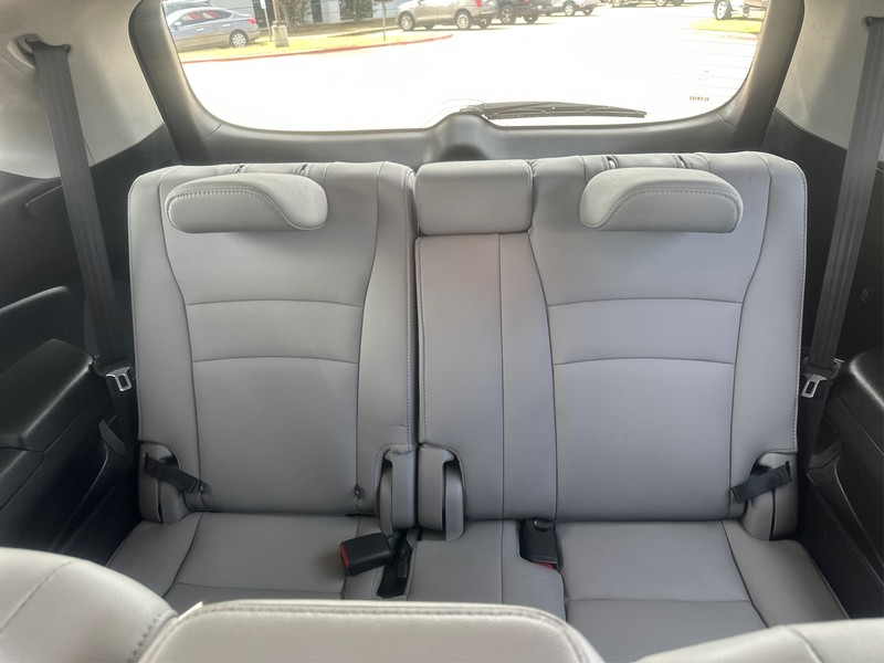 Honda Pilot Vehicle Full-screen Gallery Image 18