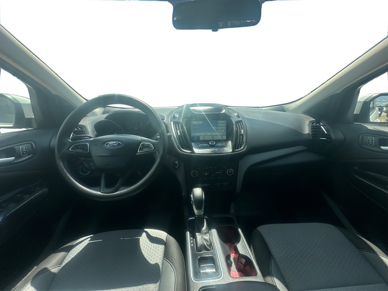 Ford Escape Vehicle Full-screen Gallery Image 15