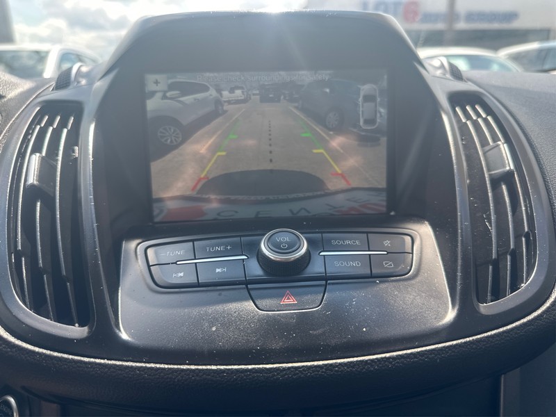 Ford Escape Vehicle Full-screen Gallery Image 16