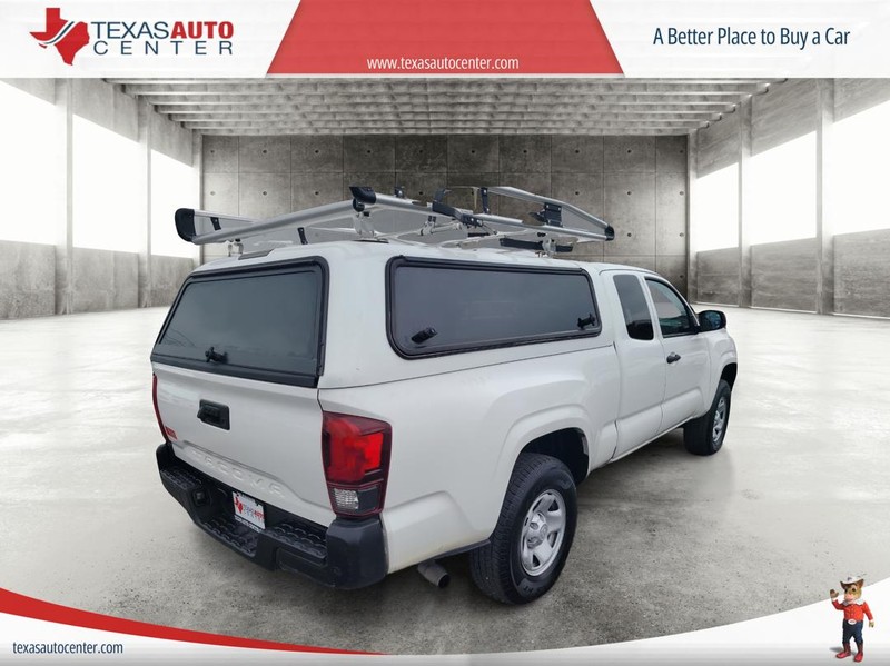 Toyota Tacoma 2WD Vehicle Full-screen Gallery Image 07