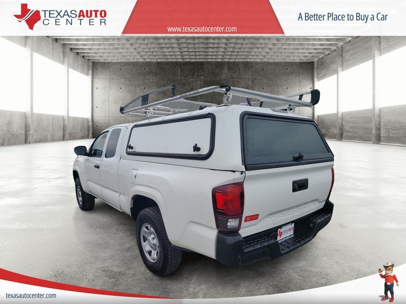 Toyota Tacoma 2WD Vehicle Full-screen Gallery Image 08