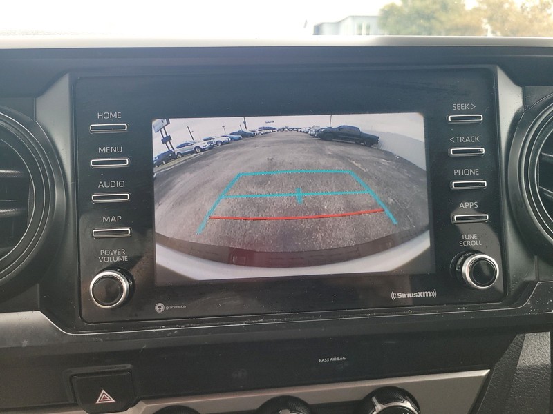 Toyota Tacoma 2WD Vehicle Full-screen Gallery Image 16